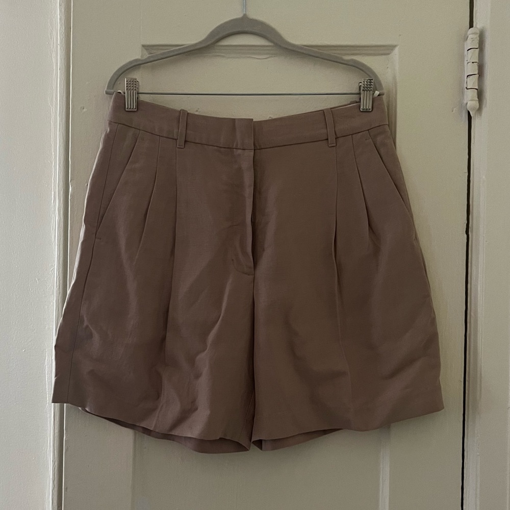 Aritzia Effortless Shorts